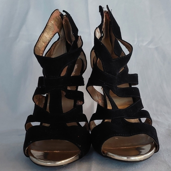 GUESS Black Suede Strappy 4" Heels with Back Zip size 8 - Picture 5 of 10